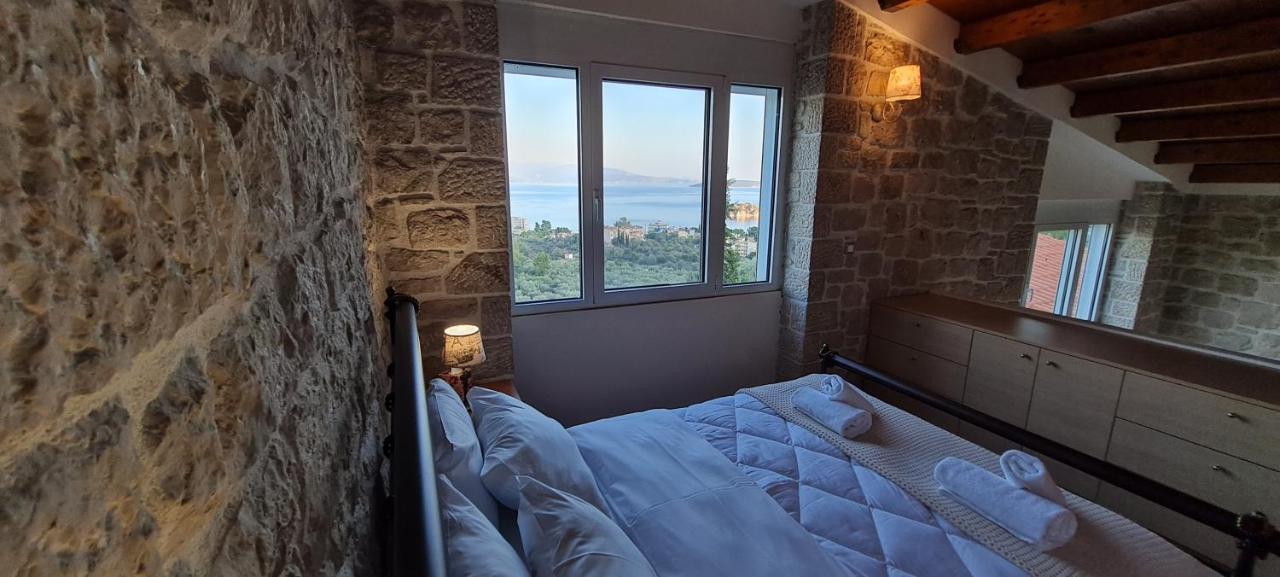 Πέτρα, Ελιά Και Λεβάντα Villa Tolo Bagian luar foto