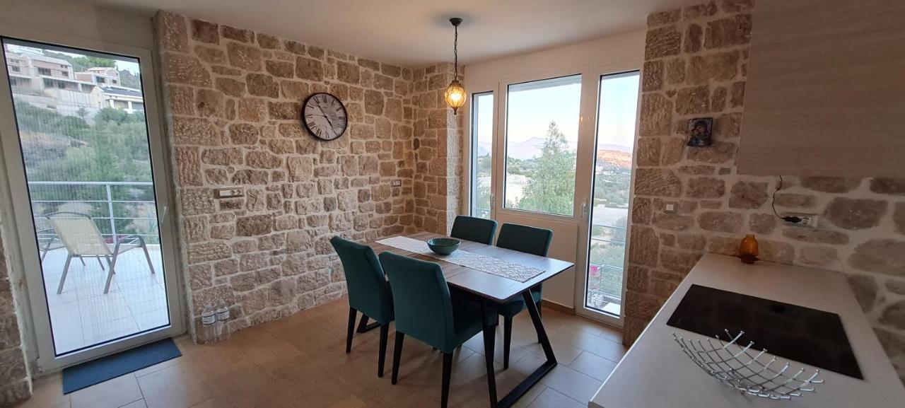 Πέτρα, Ελιά Και Λεβάντα Villa Tolo Bagian luar foto