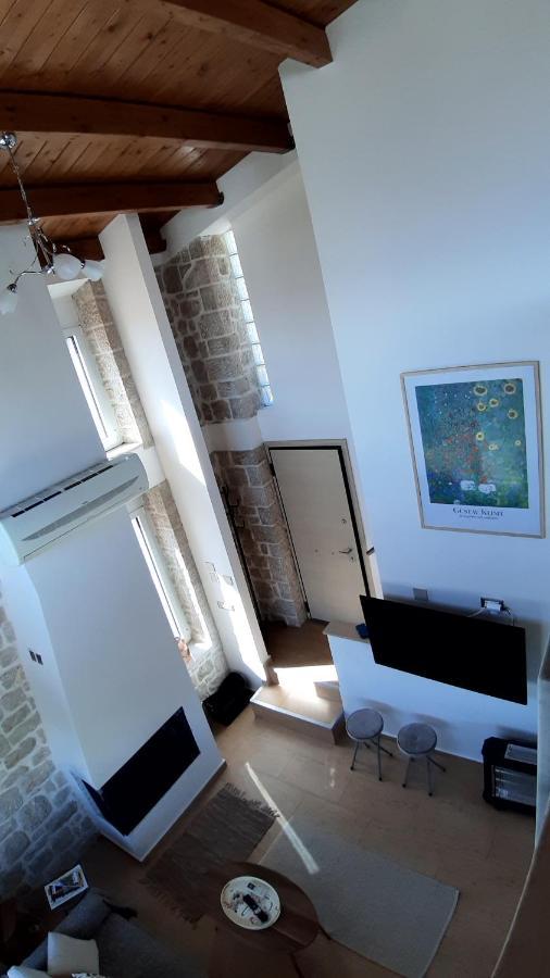 Πέτρα, Ελιά Και Λεβάντα Villa Tolo Bagian luar foto